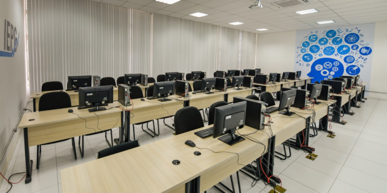 sala de computadores